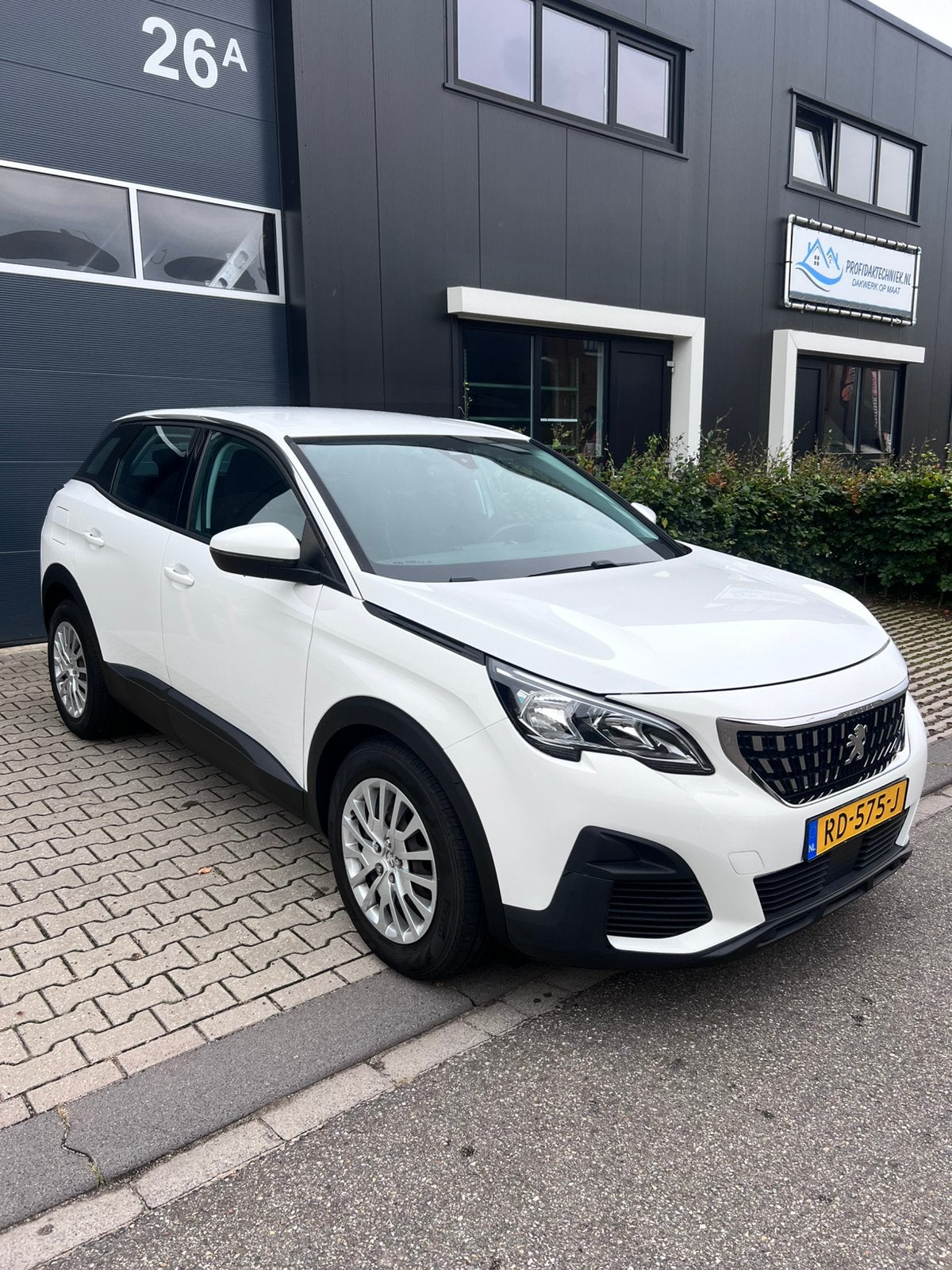 Peugeot 3008 1.2 Puretech 96KW/130PK 2017 Wit, Auto's, Peugeot, Voorwielaandrijving, Stof, Wit, Bedrijf