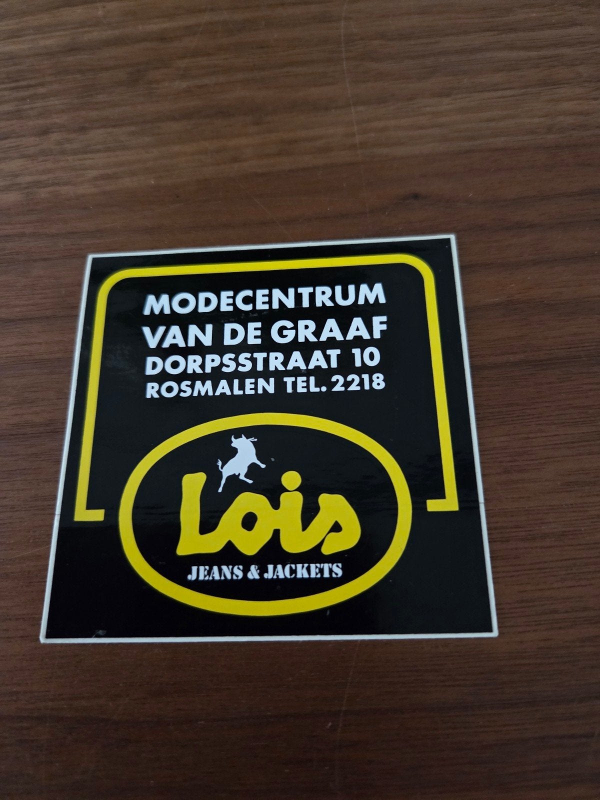 12096  Lois Jeans & Jackets Sticker - Modecentrum van de Gra, Verzamelen, Ophalen of Verzenden, Gebruikt, Merk