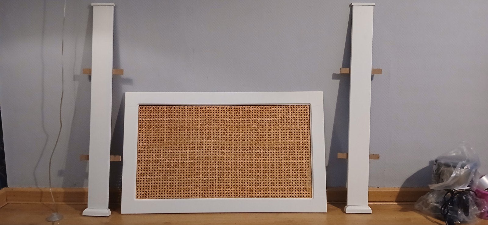 Radiatorbekleding met rotan en palen - 3 stuks, Ophalen of Verzenden, Gebruikt