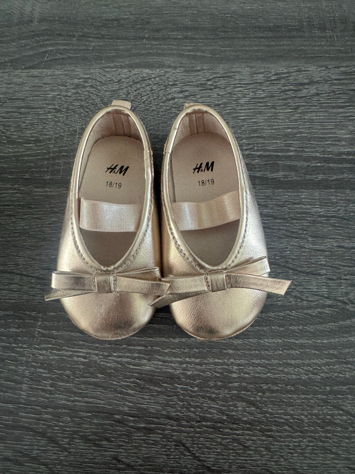 H&M Gouden babyschoentjes maat 18/19, Kinderen en Baby's, Ophalen of Verzenden, Zo goed als nieuw, Meisje, Schoentjes
