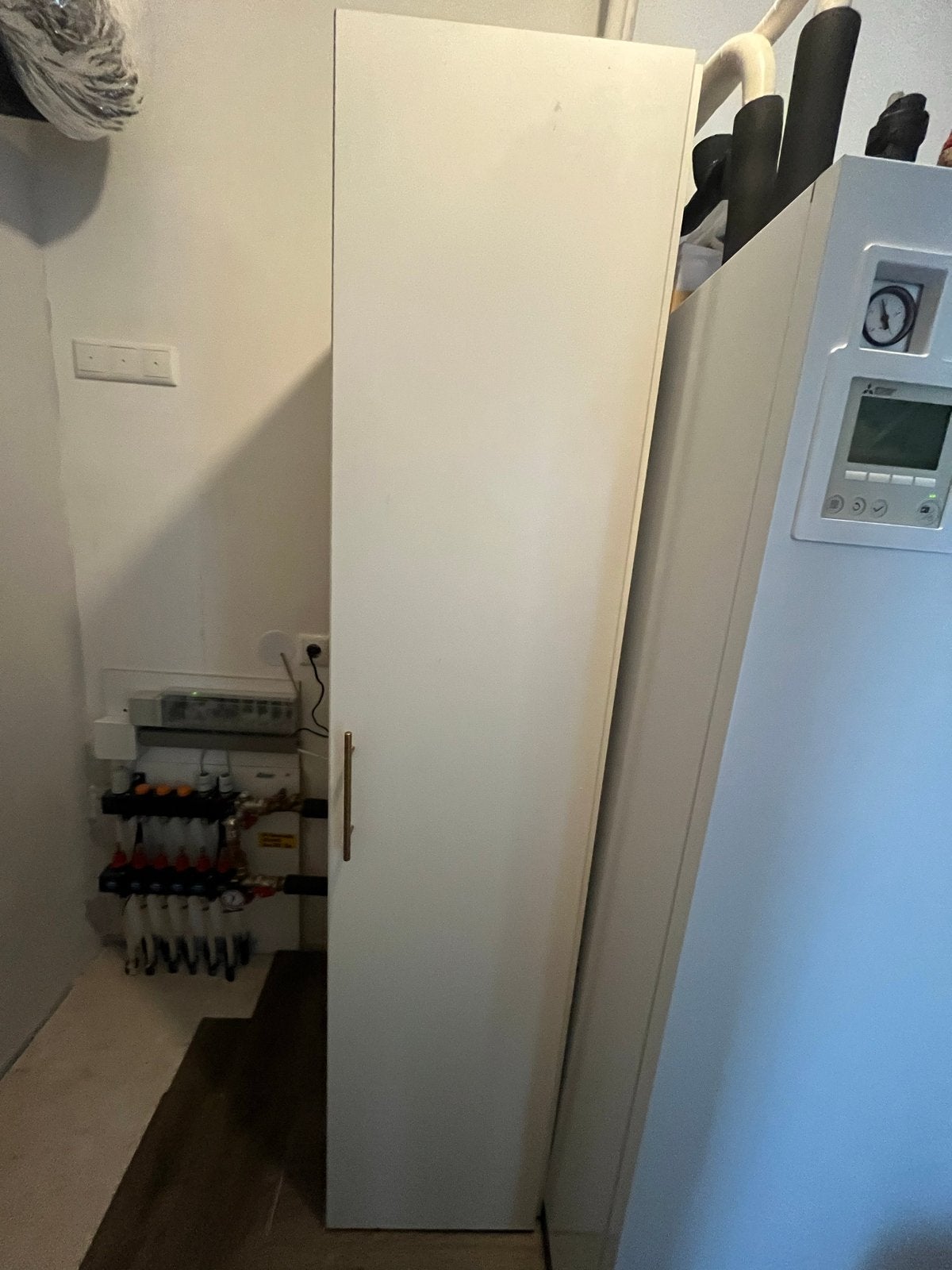 Witte kast met plankjes en grijs interieur, Ophalen, Gebruikt