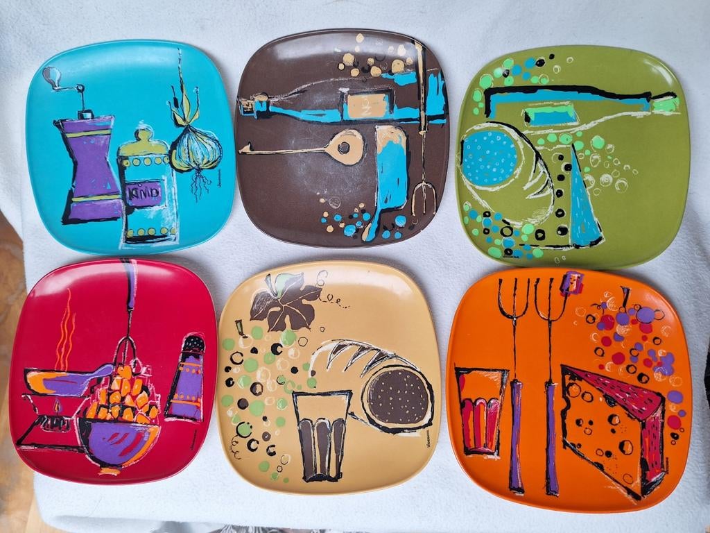 Set 6 vintage Wiederkehr melamine  borden kleurrijk sixties, Huis en Inrichting, Keuken | Servies, Overige materialen, Gebruikt