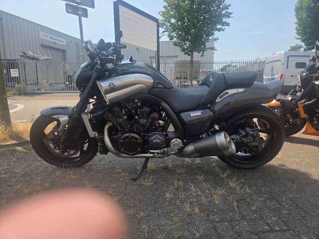 V-max 1700 carbon, Occasion, 4 cilinders, Bedrijf, Meer dan 35 kW