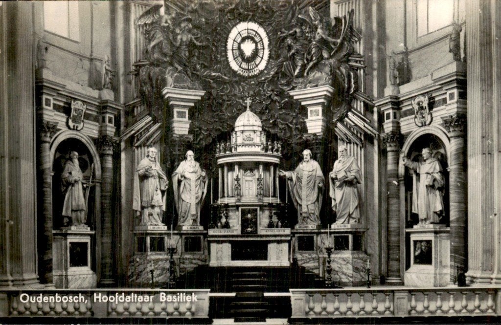 Oudenbosch - Basiliek - Hoofdaltaar, Ophalen of Verzenden, 1940 tot 1960, Ongelopen, Noord-Brabant