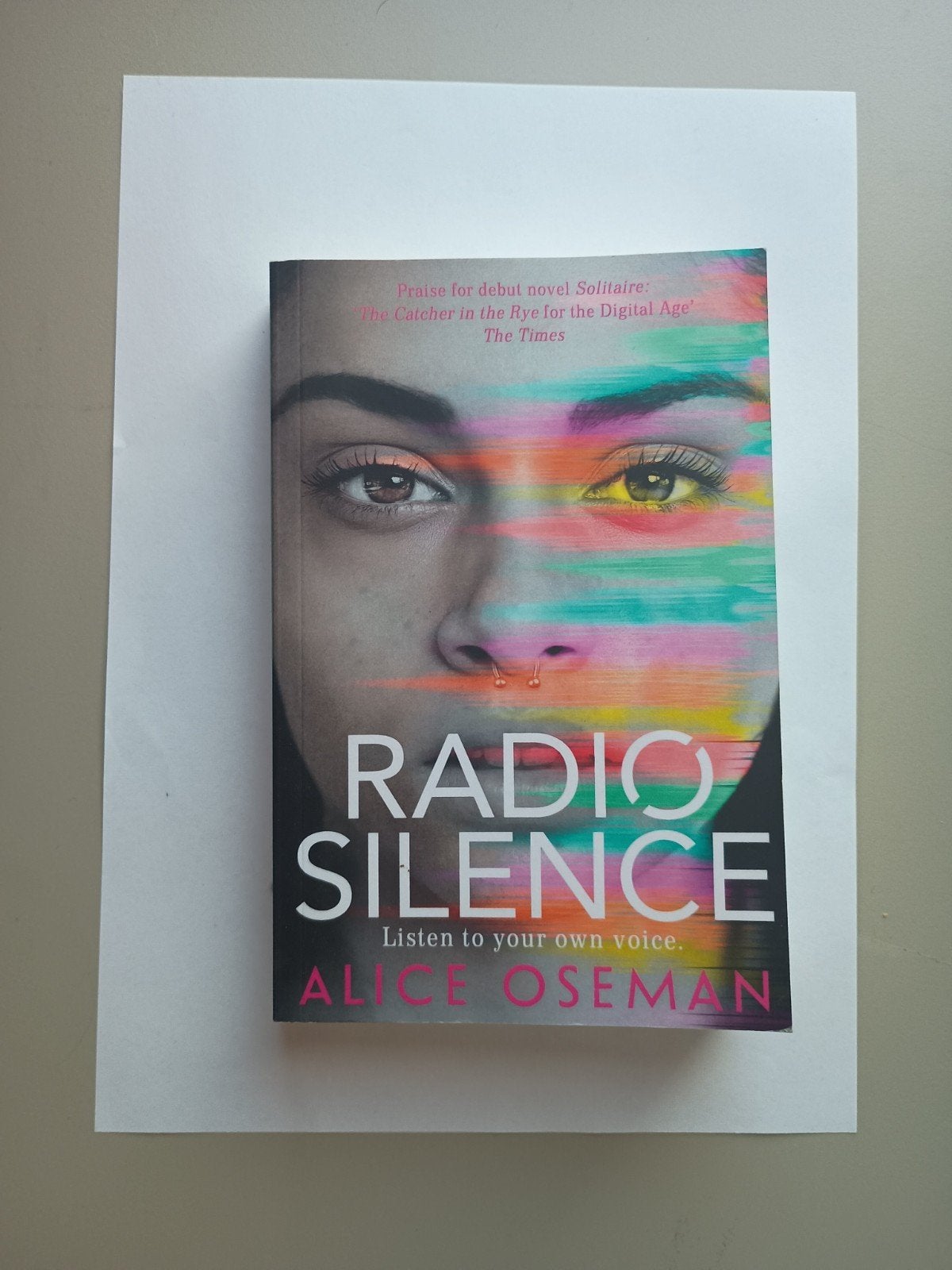Radio Silence, Gelezen, Alice Oseman, Ophalen of Verzenden, Fictie