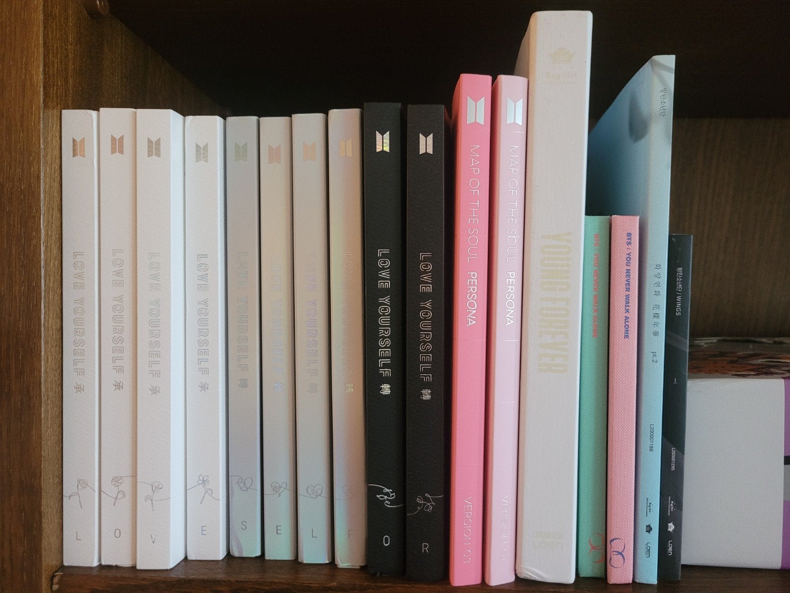 17 BTS albums incl fotokaarten en mini stand, Ophalen, Zo goed als nieuw, Pop