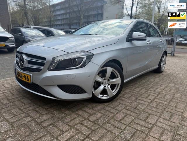 Mercedes-Benz A-klasse 180 4U3 Navi/Clima/Cruise, Voorwielaandrijving, Gebruikt, 4 cilinders, Leder en Stof