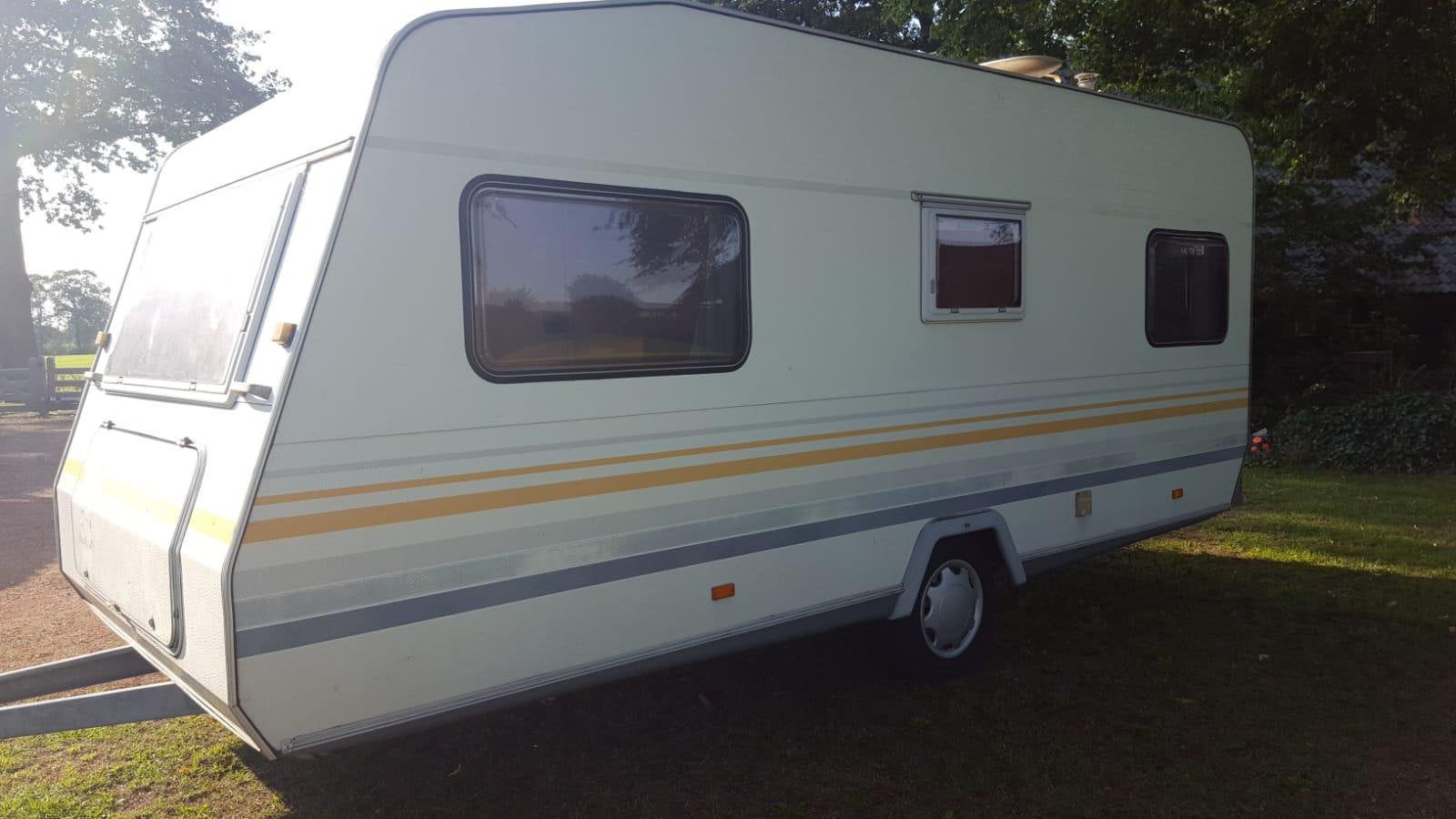 Frisse Caravan Knaus Sudwind 1992 (per direct beschikbaar), Caravans en Kamperen, Disselslot, Treinzit, Particulier, 6 tot 7 meter