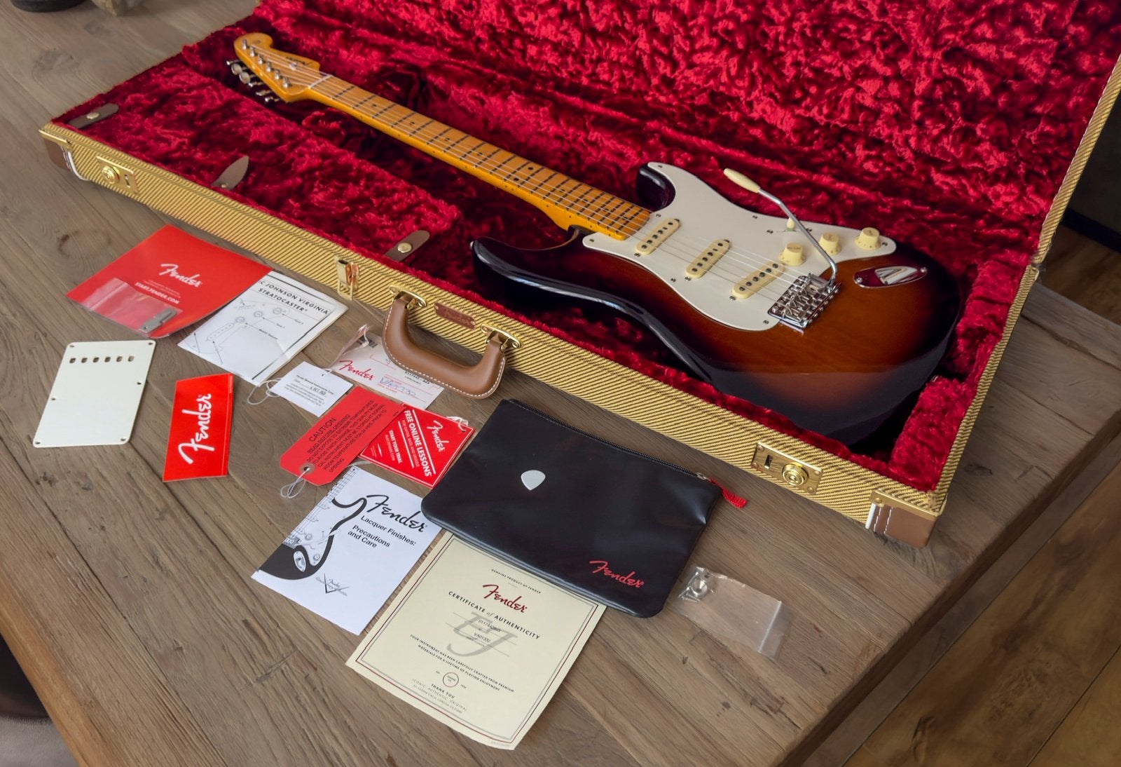Fender Stories Collection Eric Johnson 1954 Virginia Strat!, Muziek en Instrumenten, Snaarinstrumenten | Gitaren | Elektrisch