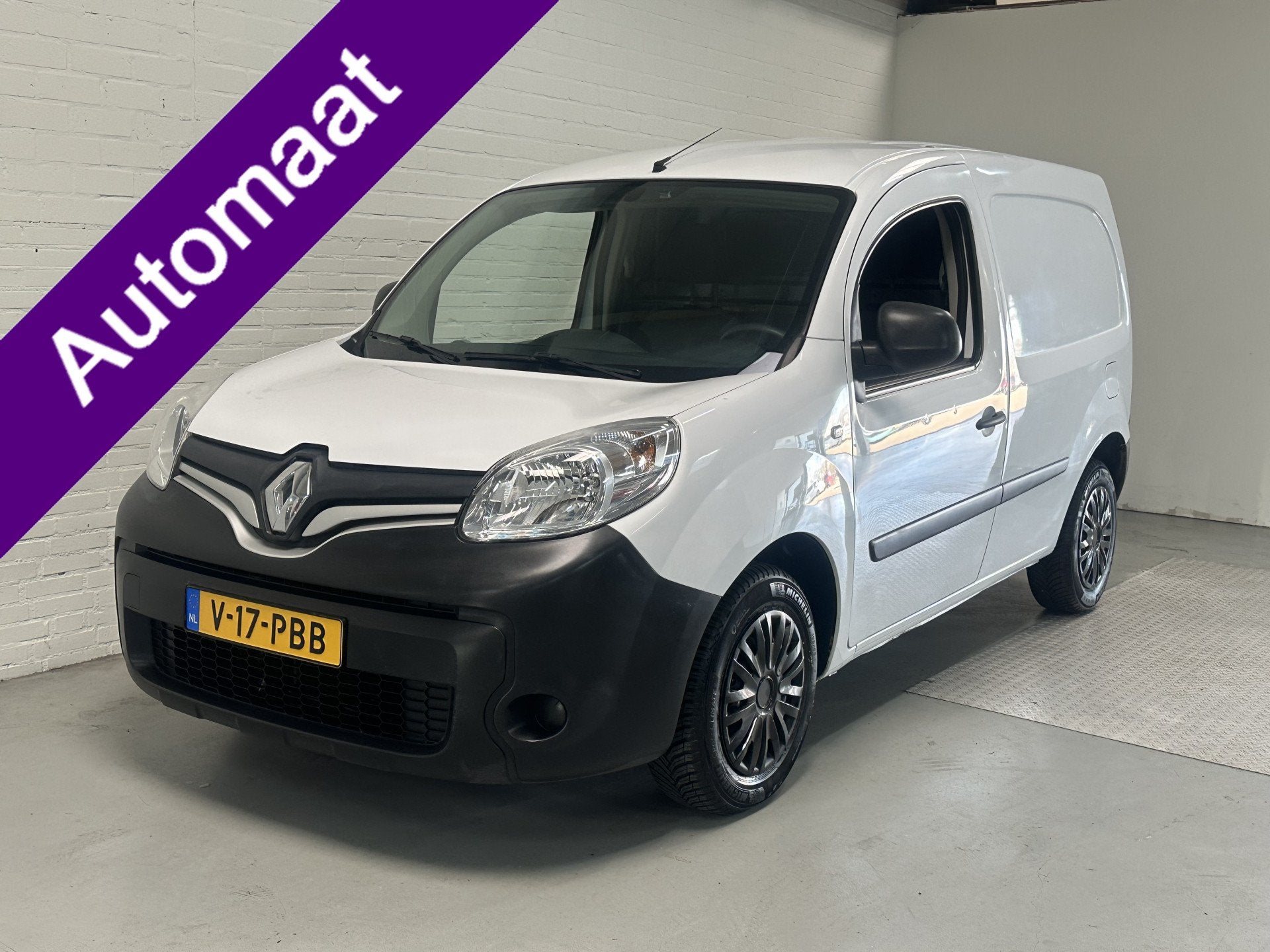 Renault Kangoo 1.2 TCe 115 EDC Comfort AIRCO / CRUISE / NAVI, Auto's, Stof, Gebruikt, Euro 6, 4 cilinders