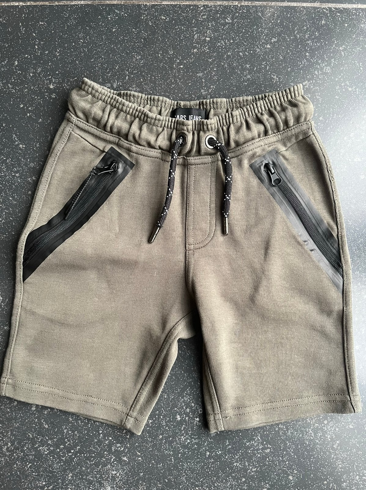 Jongens korte broek / sweat short groen Cars Jeans mt 6/116, Ophalen of Verzenden, Gebruikt, Jongen, Broek