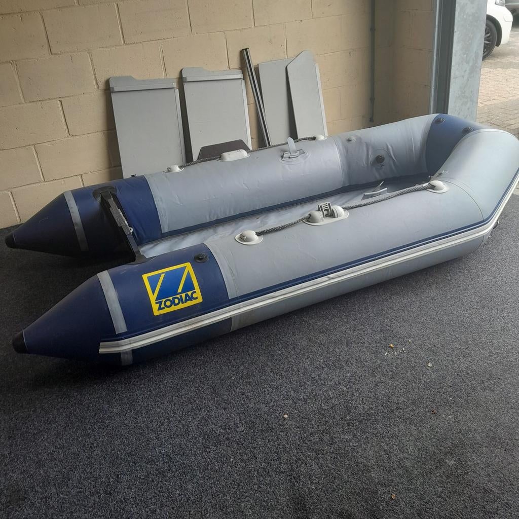 ZODIAC BOOT HARDE BODEM, Ophalen