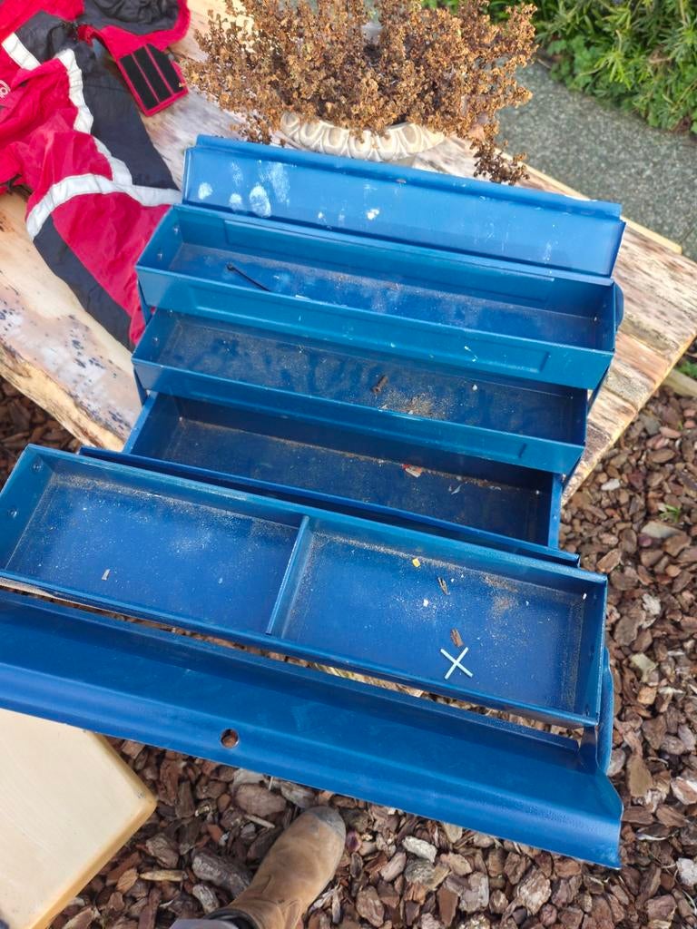 Blauwe metalen gereedschapskoffer - Handig en stevig, Ophalen of Verzenden, Gebruikt
