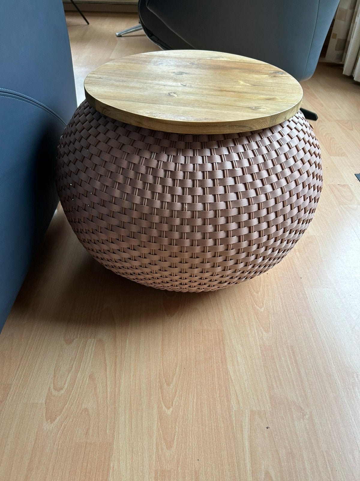 Design - Handed By Basket Halo, tafel/poef/mand - koper roze, Ophalen, Gebruikt