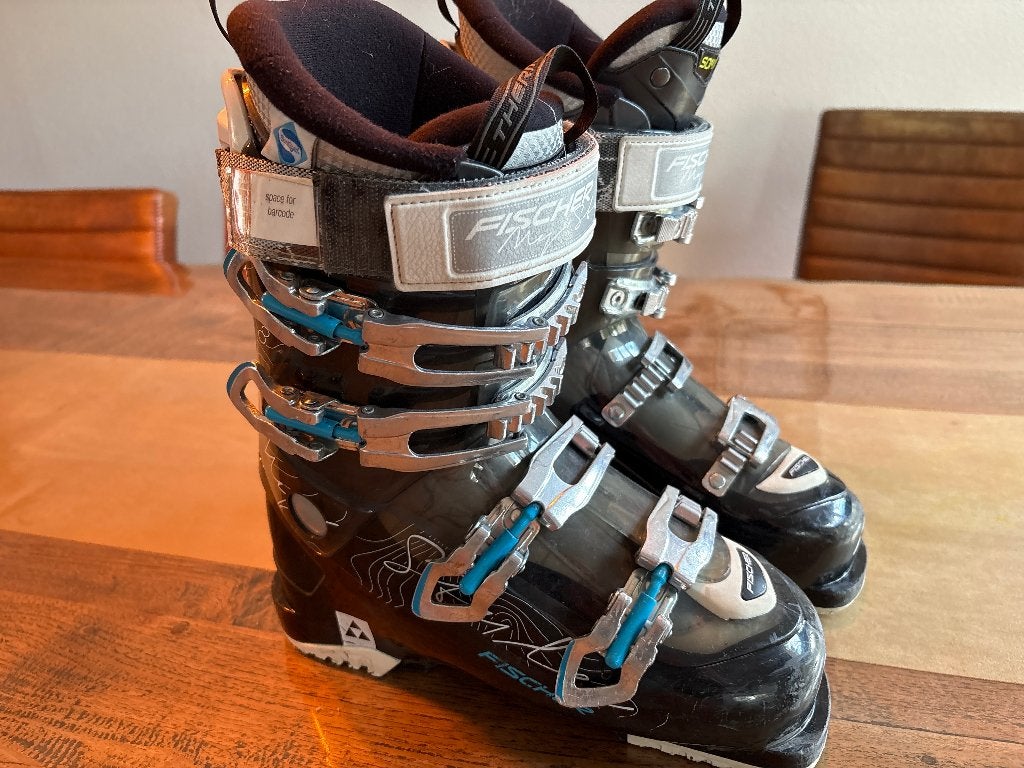 Skischoenen Fischer maat 39-39,5, Sport en Fitness, Ophalen, 100 tot 140 cm, Schoenen, Skiën