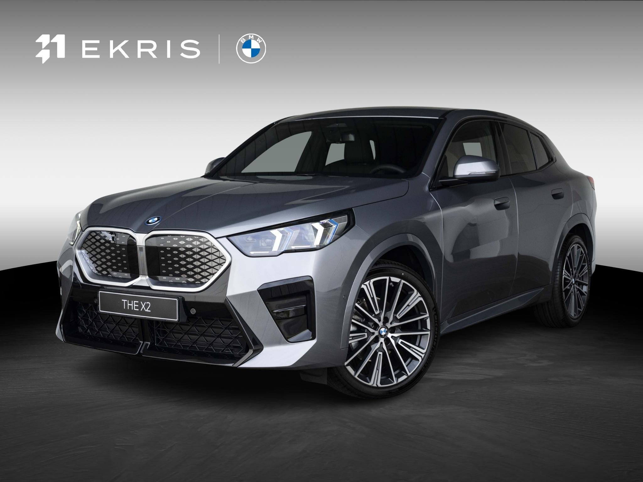BMW iX2 eDrive20 Pure Edition 67 kWh M Sportpakket | Premium, Auto's, IX2, Zwart, 67 kWh, Nieuw