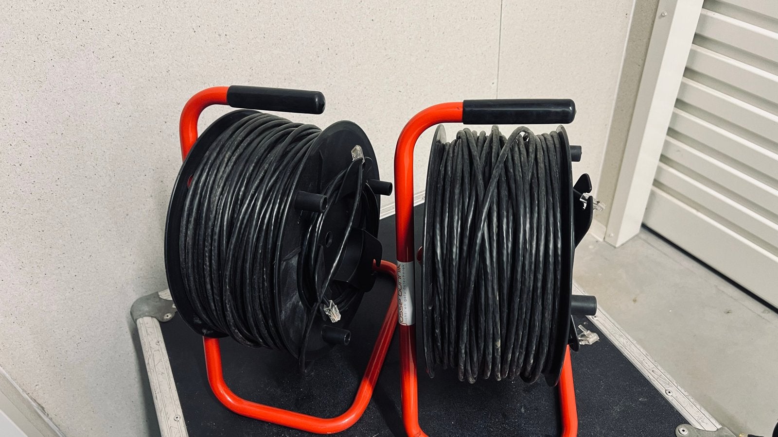 2x Haspel Cat6a UTP Netwerkkabel 100 Meter, Ophalen, Gebruikt