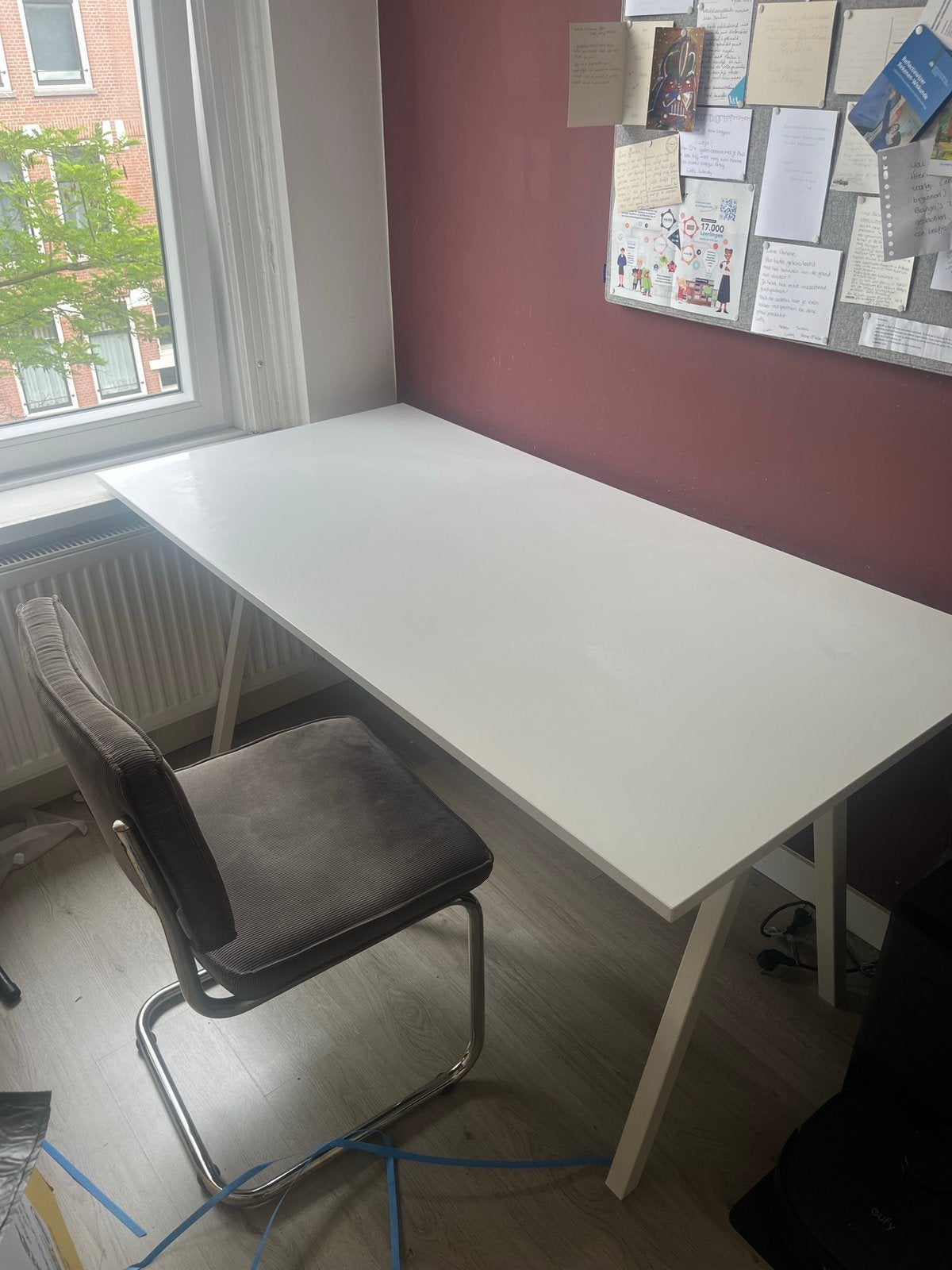 IKEA Trotten bureau wit 160x80cm, Huis en Inrichting, Bureaus, Ophalen, Zo goed als nieuw