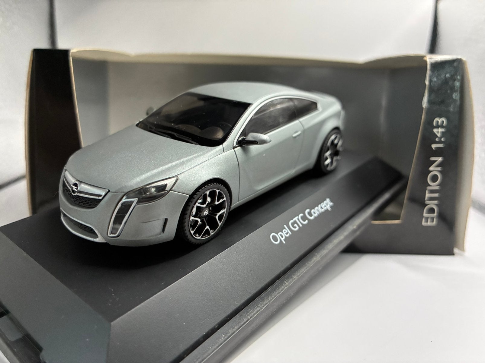 Opel GTC Gran Turismo Coupé (Type C1) 2007 - Schuco, Hobby en Vrije tijd, Ophalen of Verzenden, Nieuw, Auto, Schuco