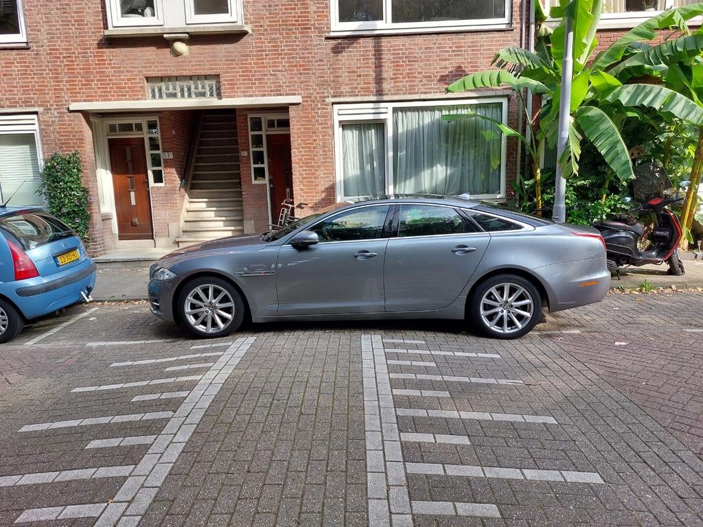 Jaguar XJ 3.0 D V6 AUT 2013 Grijs, Auto's, Euro 5, Achterwielaandrijving, 2993 cc, Diesel
