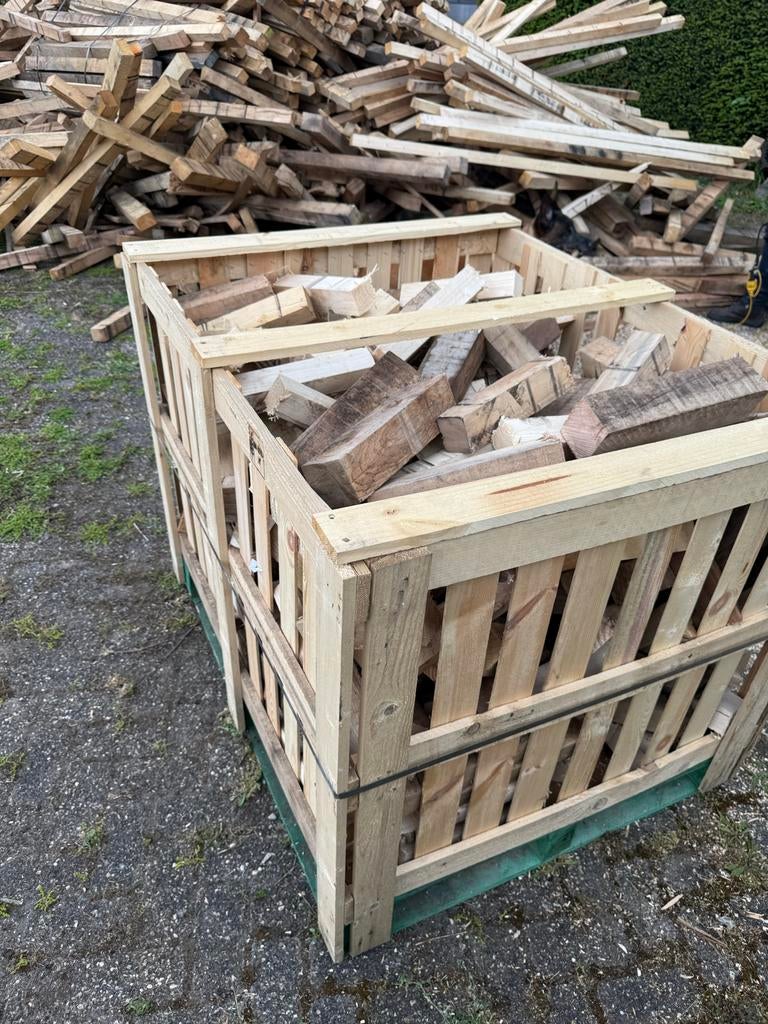 Haardhout/brandhout los gestort in kuub bak, Minder dan 3 m³, Ophalen, Overige houtsoorten, Blokken