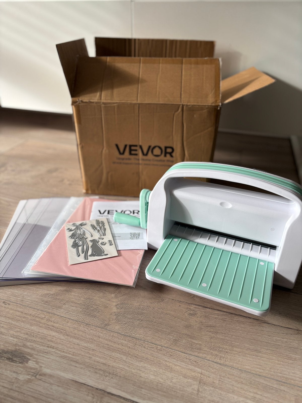 VEVOR handmatige stans- en embossingmachine 226 mm, Ophalen of Verzenden, Zo goed als nieuw, Frame of Mal