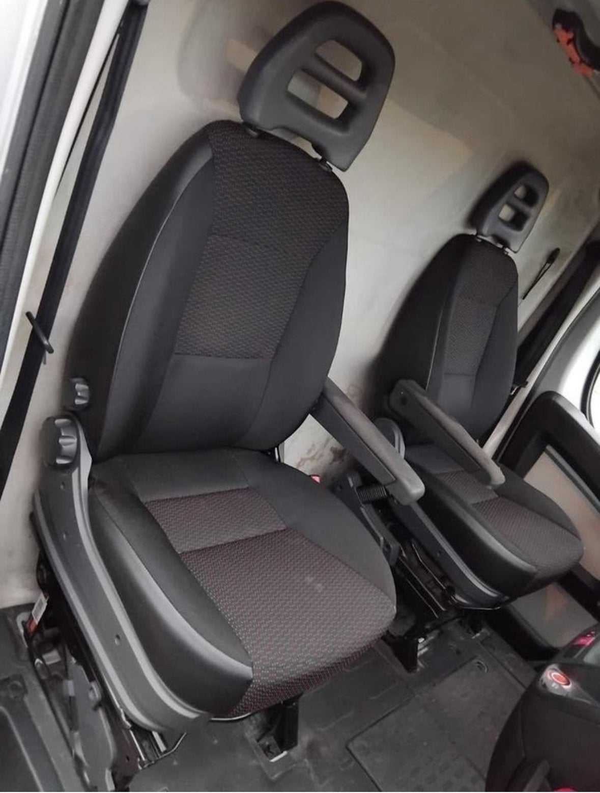 Bijrijdersstoel Ducato Boxer Ducato buscamper zwart rood, Ophalen of Verzenden, Zo goed als nieuw
