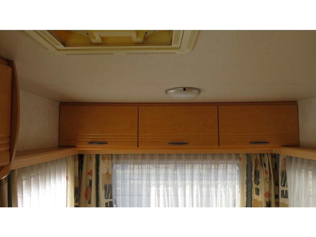 Foto 11 van Caravelair Antares Luxe 420 Bj 2001 Nu €3500