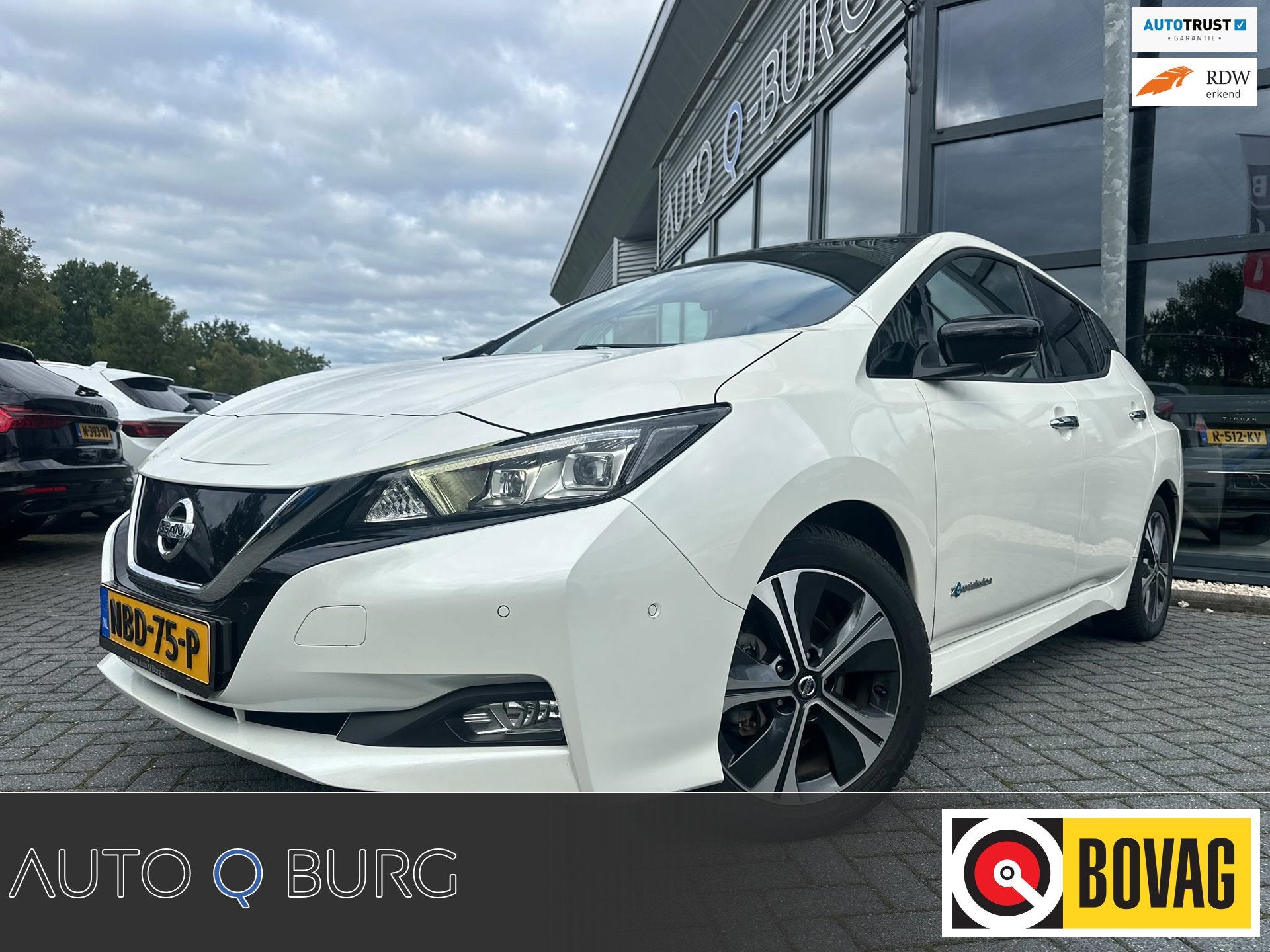 Nissan LEAF Acenta 40 kWh | Stoel\ Stuur verw | H&K Audio |, Auto's, Dealer onderhouden, Gebruikt, 150 pk, Wit