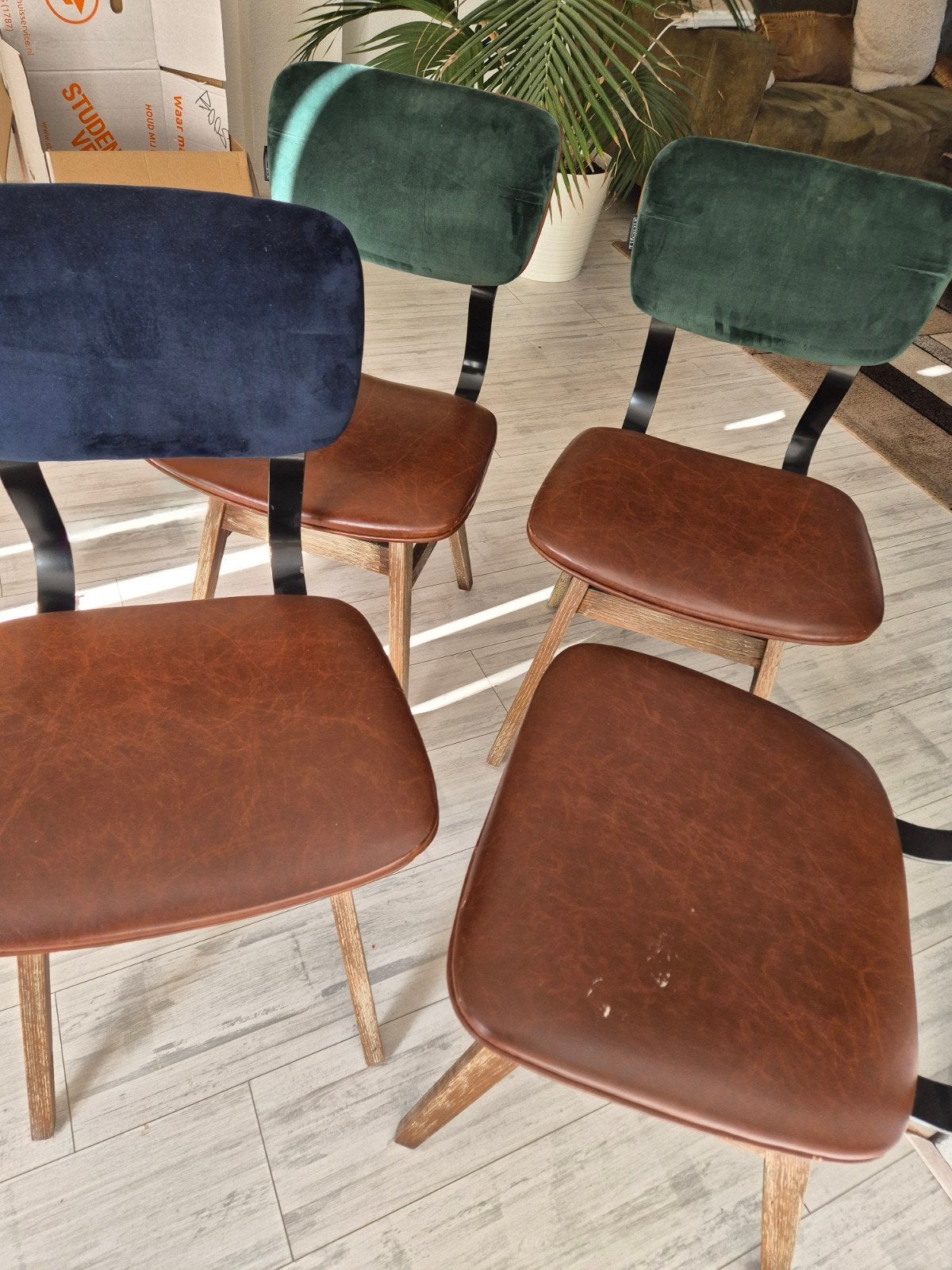 Set van 4 stoelen: 3 groen, 1 blauw (licht beschadigd), Ophalen, Gebruikt, Overige kleuren, Kunststof