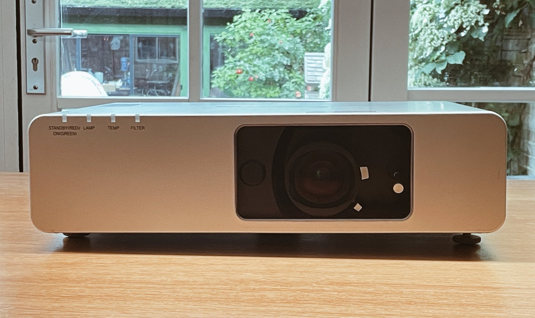 Panasonic PT-F100NT LCD Beamer + maatwerk behuizing, Ophalen, Gebruikt, Panasonic, LCD