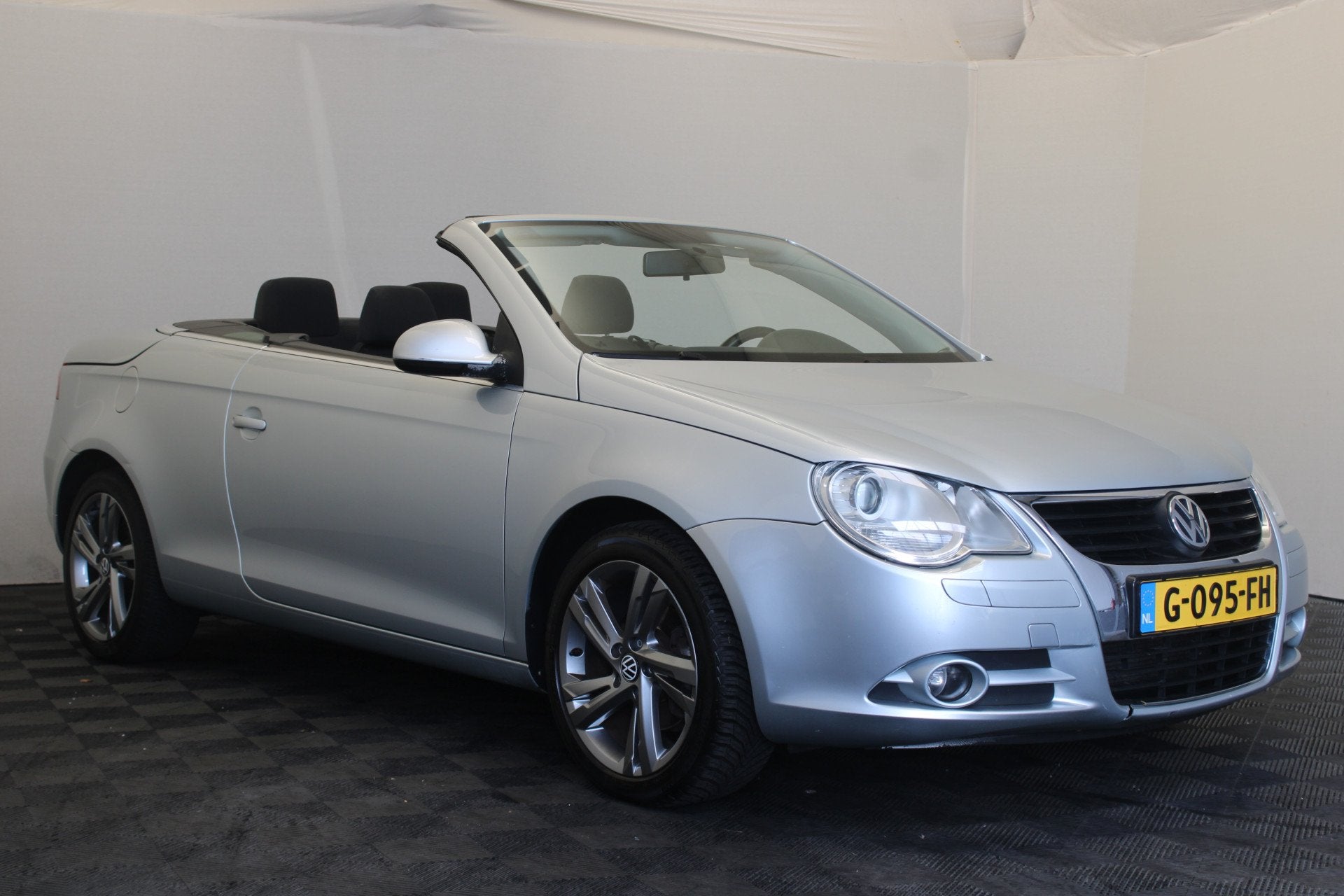 Volkswagen Eos 2.0-16v FSI (bj 2006), Voorwielaandrijving, Stof, Gebruikt, Zwart