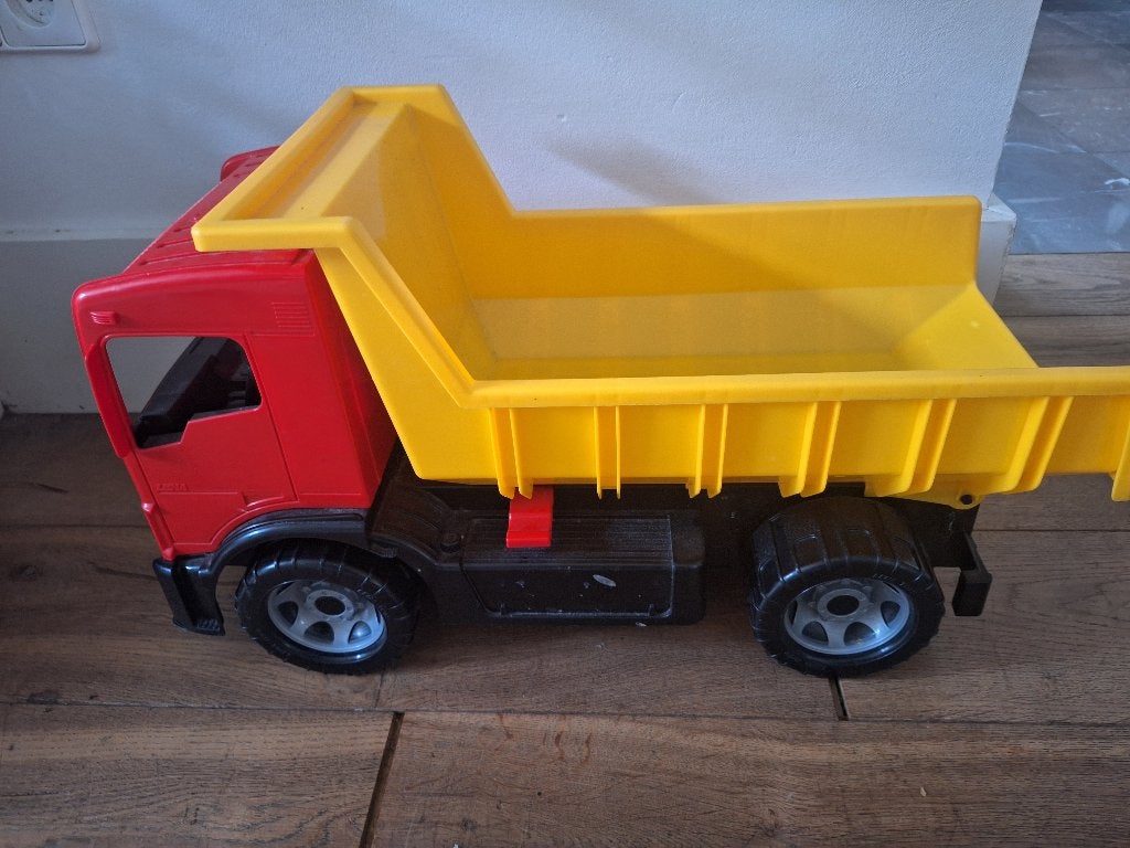 Grote speelgoed vrachtwagen, Ophalen, Zo goed als nieuw