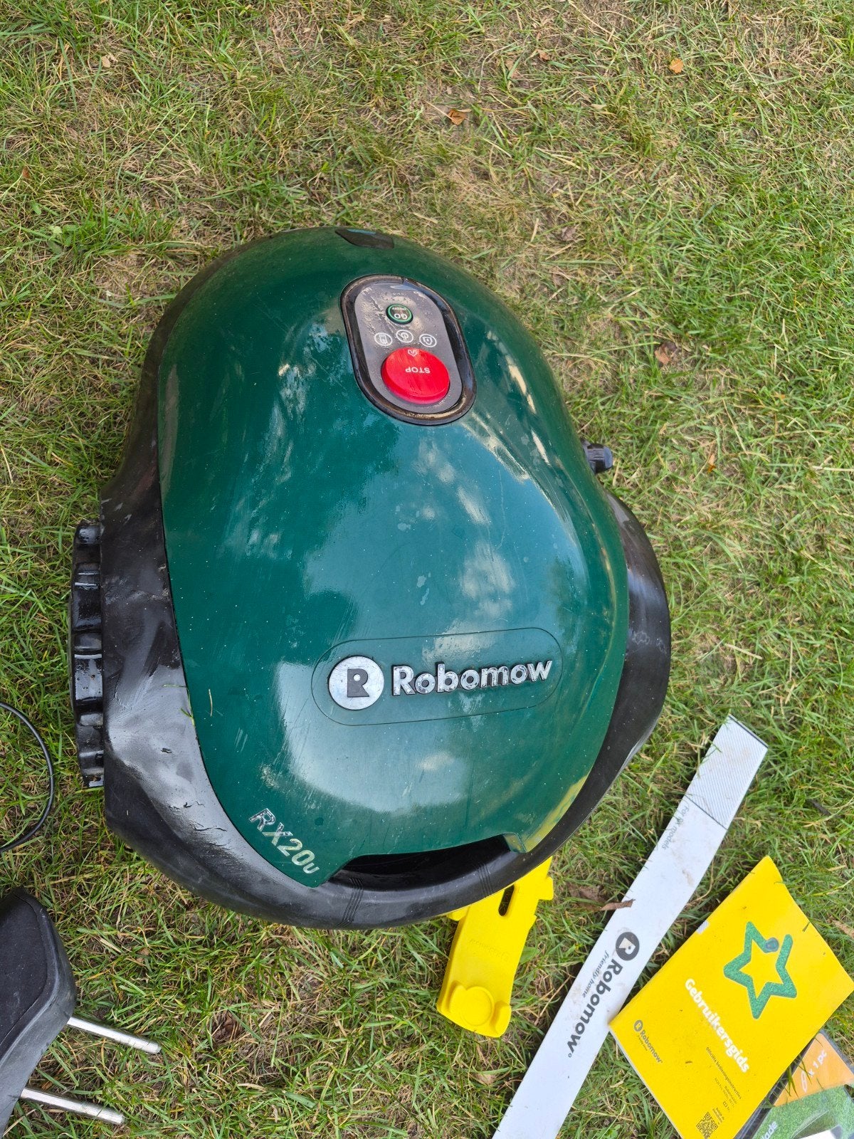 Robotmaaier robomow rx20 (defect laadkop) incl. toebehoren, Ophalen, Gebruikt, Robomow, Minder dan 30 cm