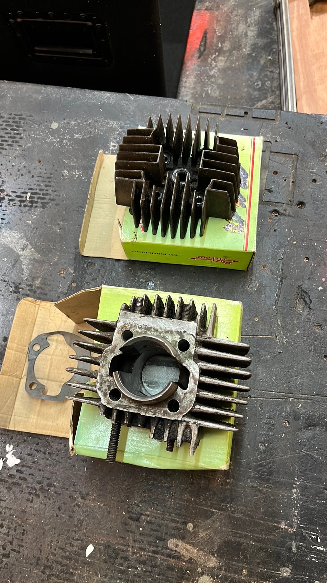Puch maxi cilinder met cilinderkop, Ophalen, Zo goed als nieuw, Cilinder