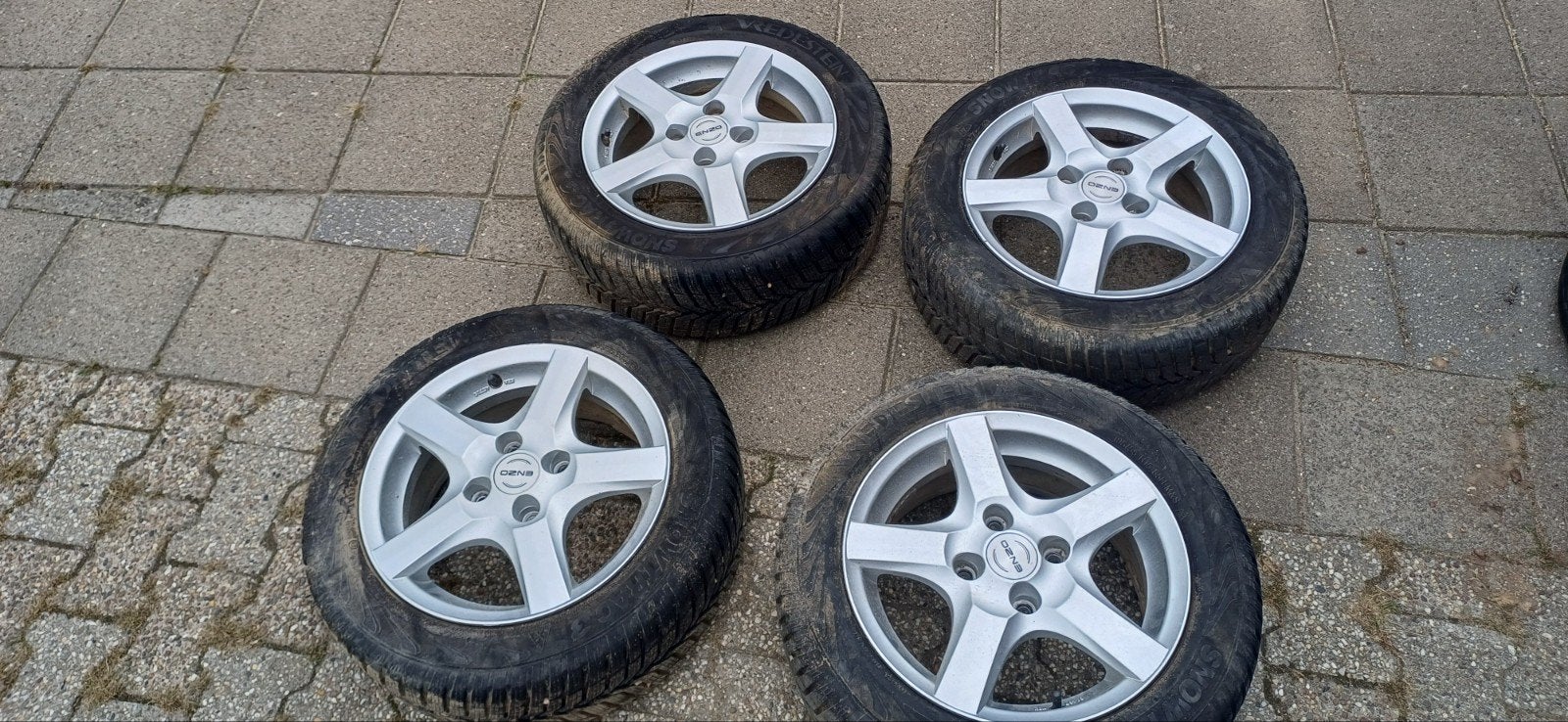 Aluminium Enzo velgen 15 inch 4x114,3 ET42 met winterbanden, Gebruikt, 15 inch, Banden en Velgen, Personenwagen