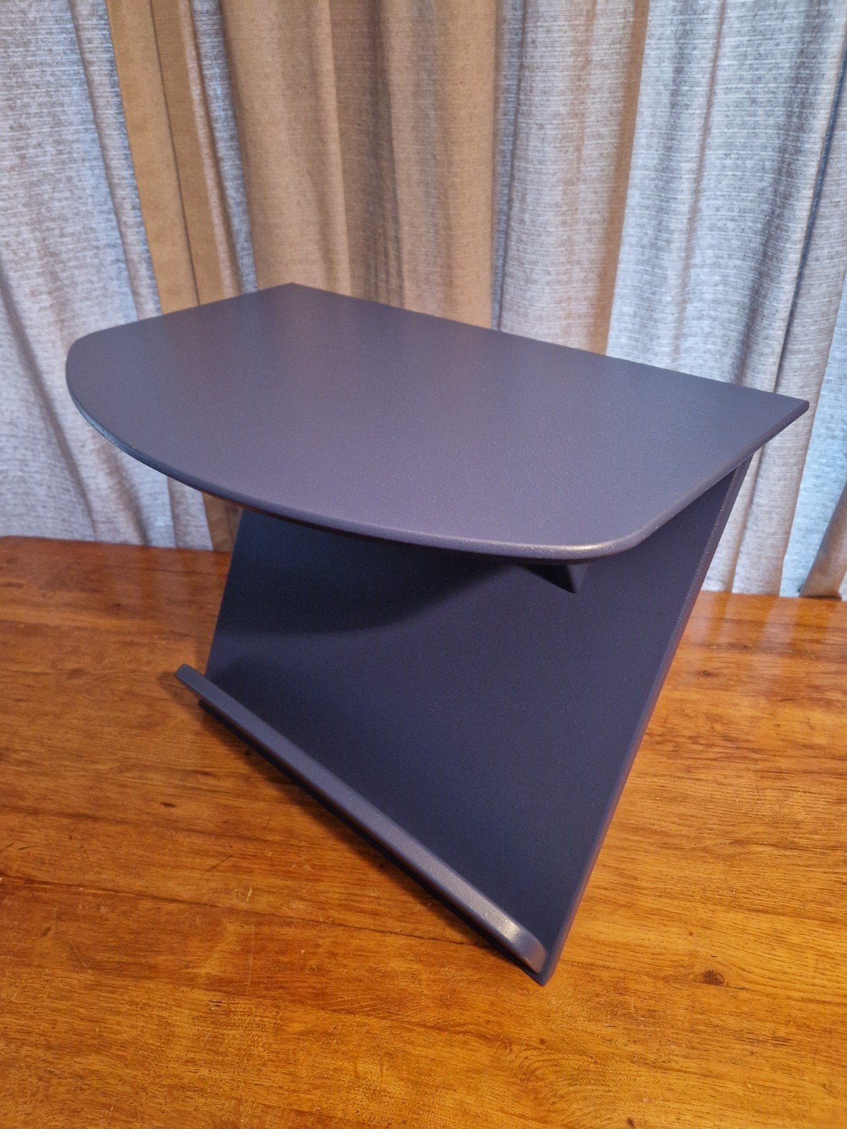 Leolux design bijzettafel,  55 X 35 X 45 cm, Huis en Inrichting, 45 tot 60 cm, Minder dan 55 cm, Leolux, Leolux