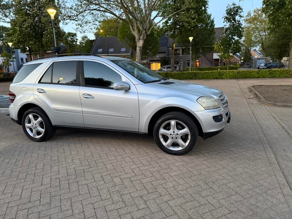 Mercedes-Benz Mercedes-benz 2006 Grijs, Auto's, Automaat, 190 pk, Alcantara, 2987 cc