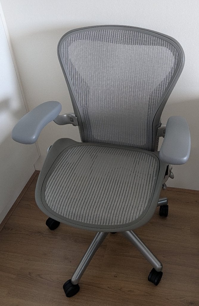 Herman Miller Aeron Classic, Huis en Inrichting, Ophalen, Wit, Zo goed als nieuw, Bureaustoel