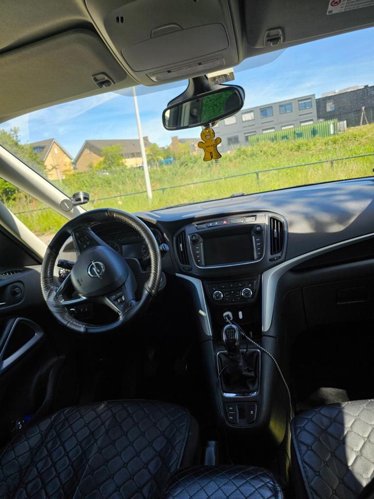 Opel Zafira 1.6CDTI 99KW/135PK Ecoflex 2017 Zwart, 4 cilinders, 7 stoelen, Zwart, Particulier