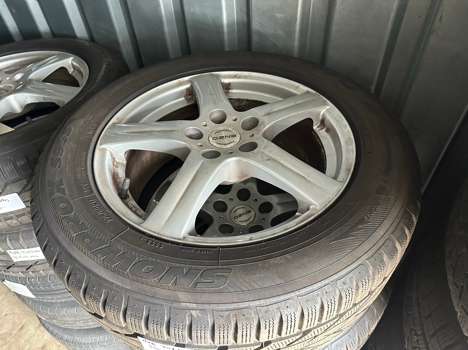 Hyundai Tucson Winterwielen 225/60R17 met Enzo velgen, Auto-onderdelen, Ophalen, Gebruikt, Banden en Velgen, 17 inch