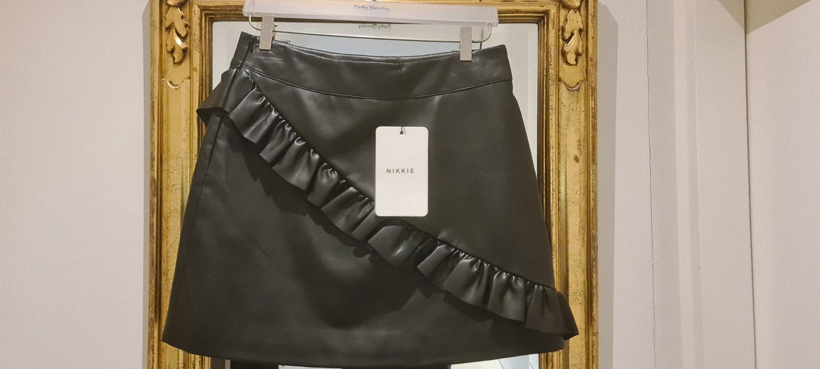 Minirok Nikkie Elle skirt zwart leather look 38 M, Maat 38/40 (M), Zwart, Nieuw, Ophalen of Verzenden
