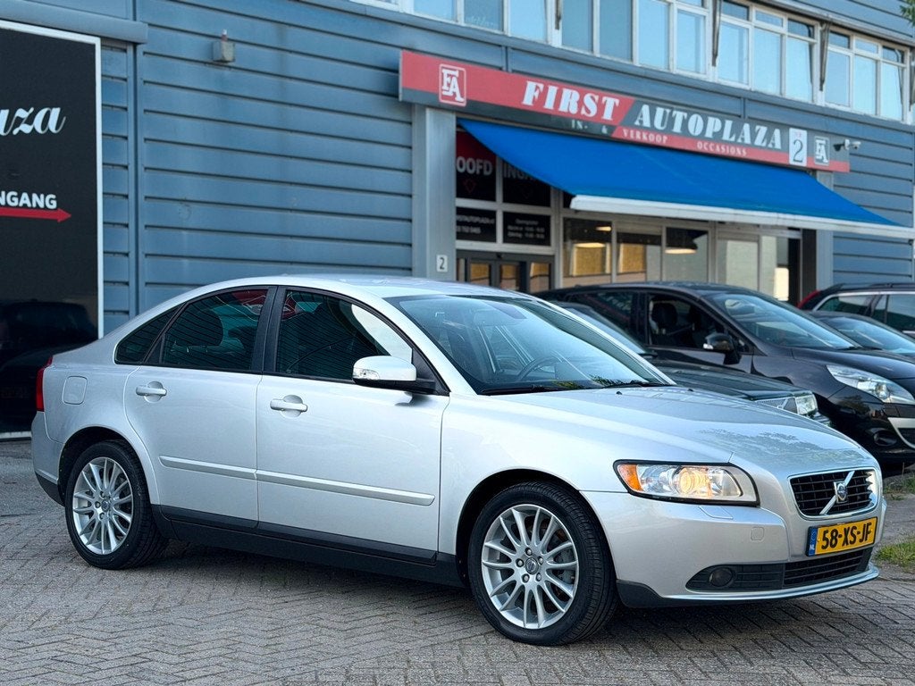 Volvo S40 1.8 Edition II LEDER/CRUISE/AIRCO/NAVI/ISOFIX | NE, 125 pk, Gebruikt, Zwart, 4 cilinders