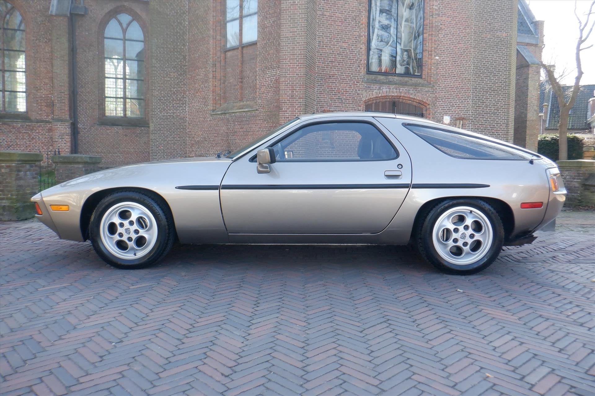 Porsche 928 4.5 handgeschakeld - schuifdak, Auto's, 4 stoelen, 4474 cc, Open dak, Coupé