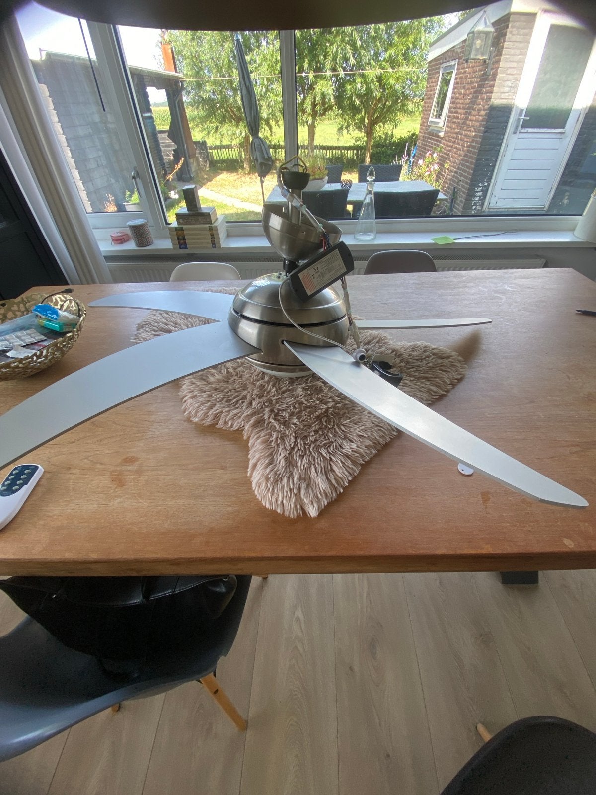 Plafondventilator met afstandsbediening, Ophalen, 100 tot 150 cm, Zo goed als nieuw, Minder dan 25 cm