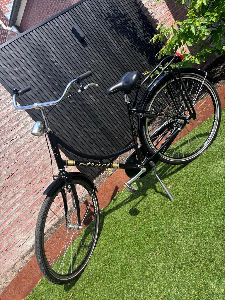 Zwarte damesfiets met een bagagedrager, Fietsen en Brommers, Velgrem, Ophalen, Overige merken, 53 tot 56 cm