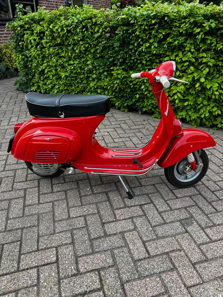 Vespa 50L Oldtimer Rood - Klassieke Scooter, Fietsen en Brommers, Ophalen of Verzenden, Gebruikt, Maximaal 45 km/u, Overige modellen