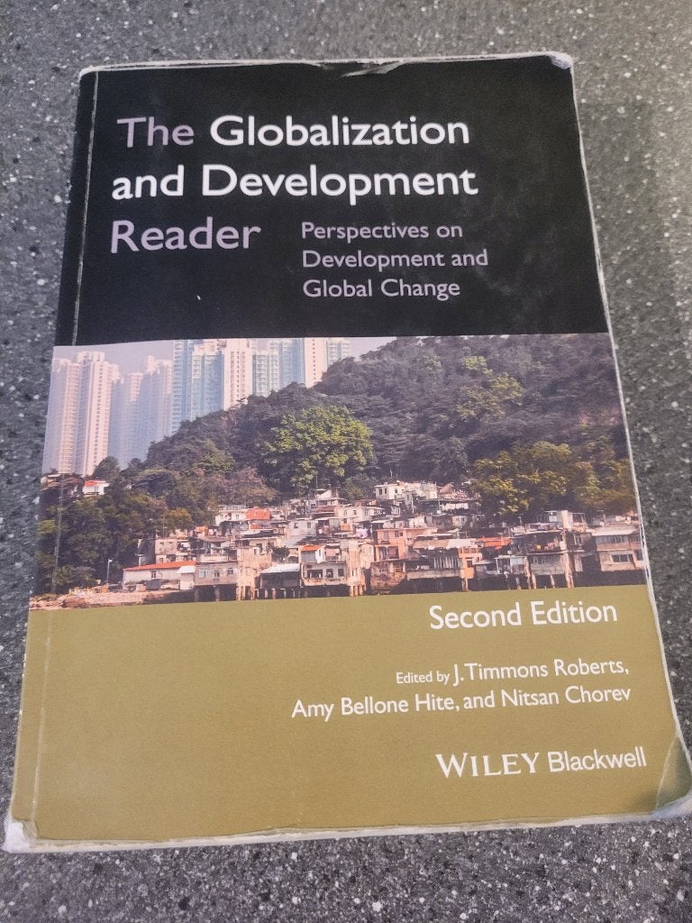 Globalization & Development Reader 2nd edition, Ophalen of Verzenden, Alpha, Zo goed als nieuw, WO