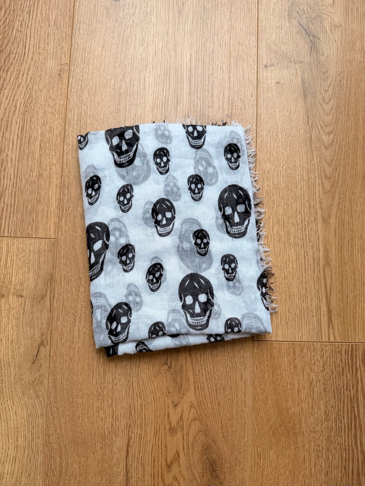Sjaal met schedelprint - Zwart/Wit, Verzenden, Zo goed als nieuw, Maat 38/40 (M), Sjaal