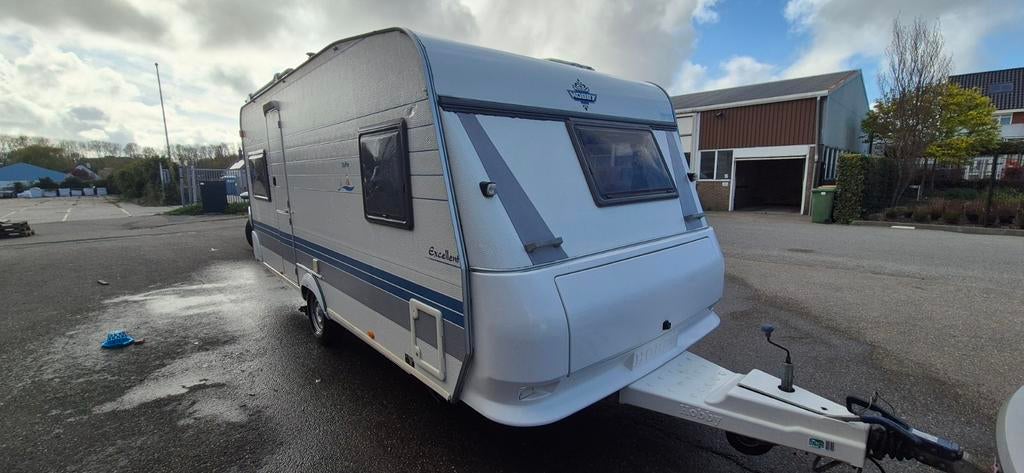 Hobby 495 caravan uit 2001, Caravans en Kamperen, Caravans, Koelkast, Rondzit, Hobby, Bedrijf